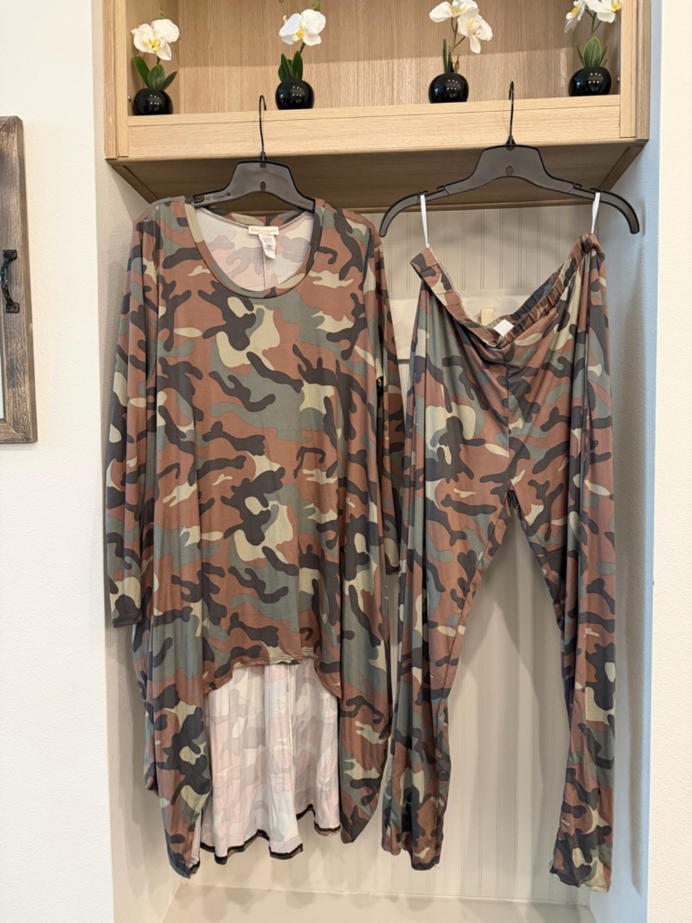 Camo Two-Piece Lounge Set - Top & Leggings